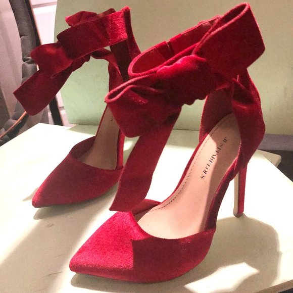 Evenna Red Pumps - Picture 3 of 3